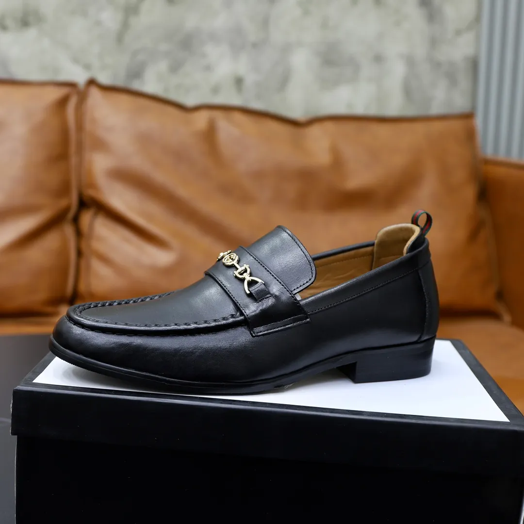 Men's shoes: 250🙅‍♂️🙅‍♂️🙅‍♂️Niuli Brand: GUCCI Size: 38-44 (45 can be customized) Level: Counter classic Material: Original soft cowhide upper Comfortable cowhide lining Original lightweight outsole Style category: Business casual footwear Driving leather shoes Color: Actual picture color
